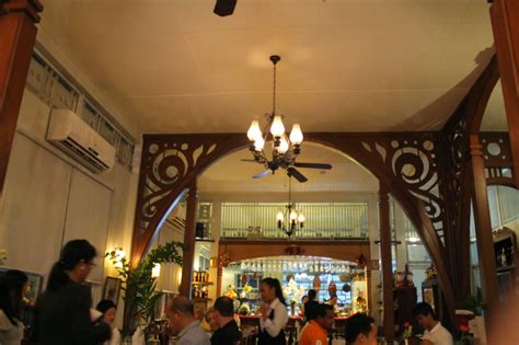 Claude's Le Cafe de Ville .